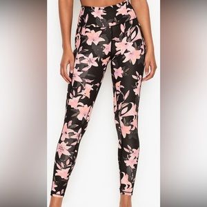 NWT Victoria's Secret Core Essential Leggings, XS (2 Regular)